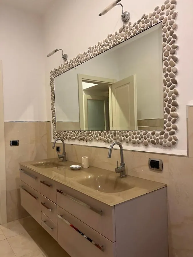 Casa Tiare, The Heart Of Piazza Plebiscito Apartment Naples Italy